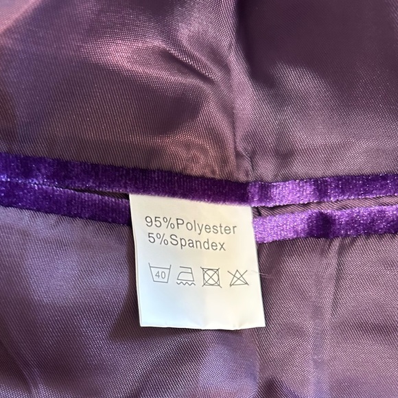 Men’s Coofandy Elegant Purple Velvet Blazer - Picture 5 of 9